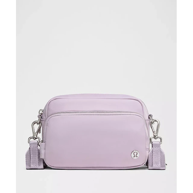 Everywhere Crossbody Bag 2L Metal Hardware