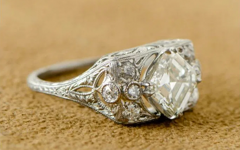Filigree 1920's Engagement Ring Old European Cut Diamond .39ct I/VS2 GIA | Vintage  engagement rings unique, 1920s engagement ring, Antique engagement rings
