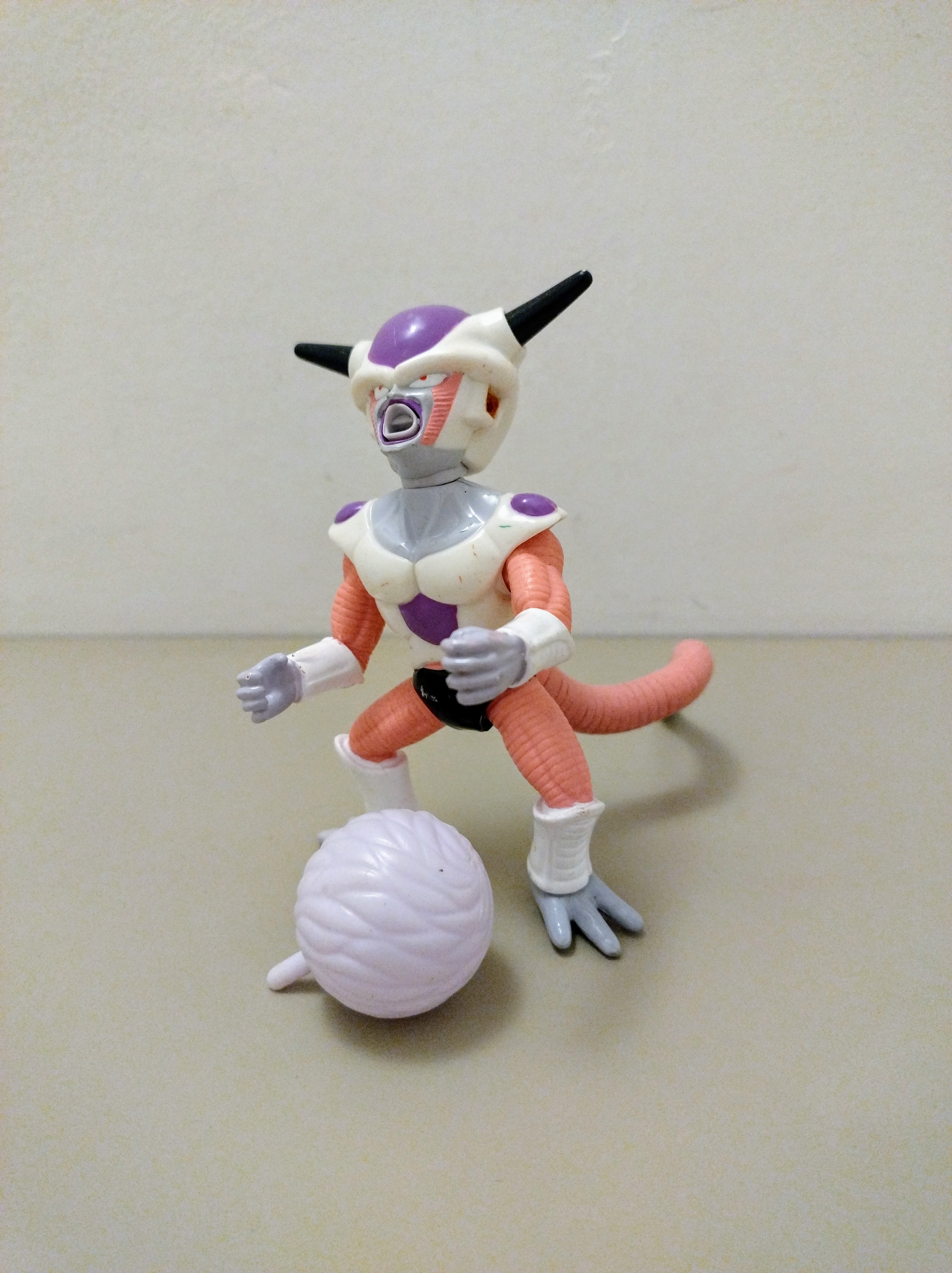 FRIEZA AÑO 1999
