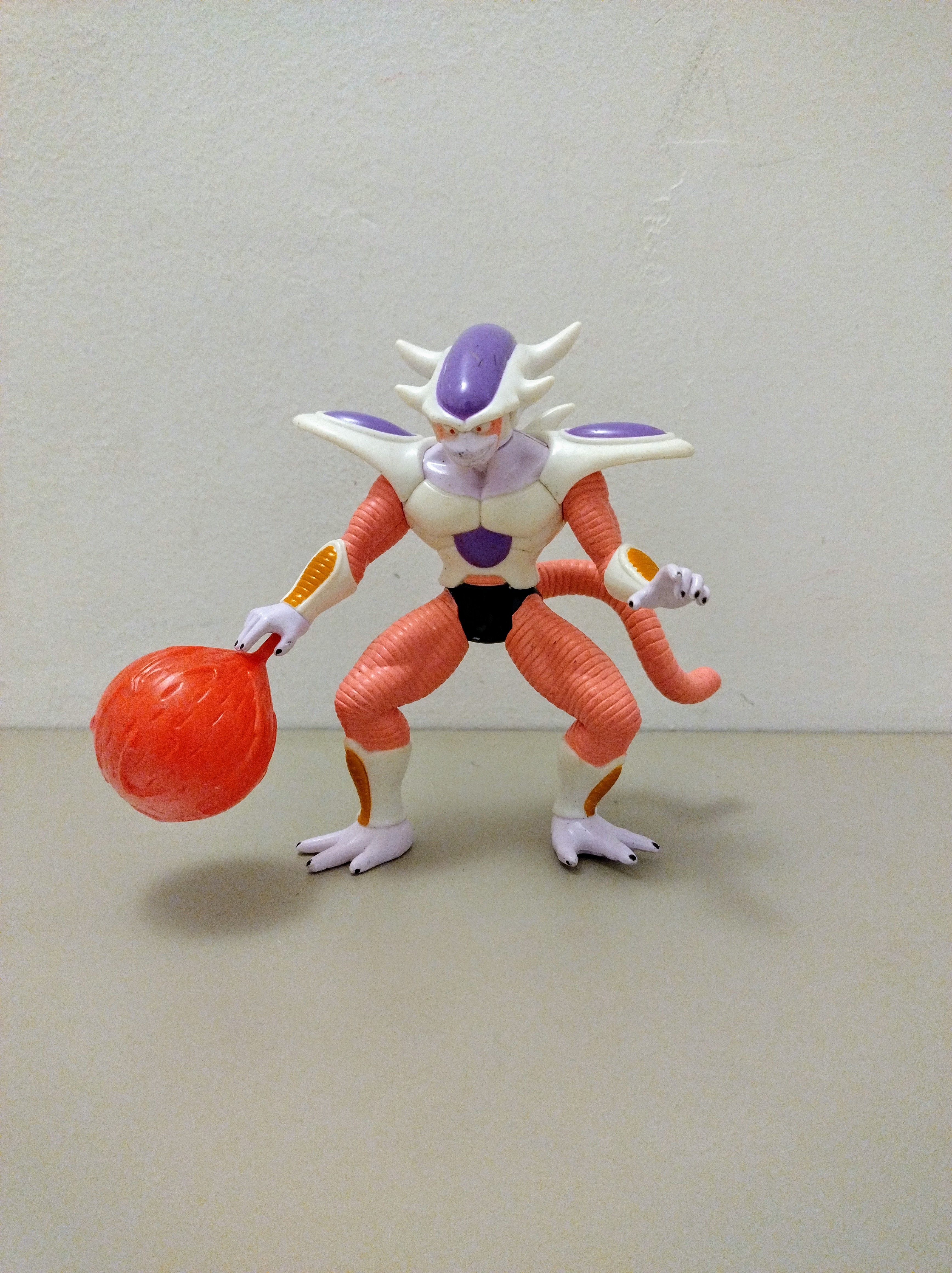 FRIEZA AÑO 2000