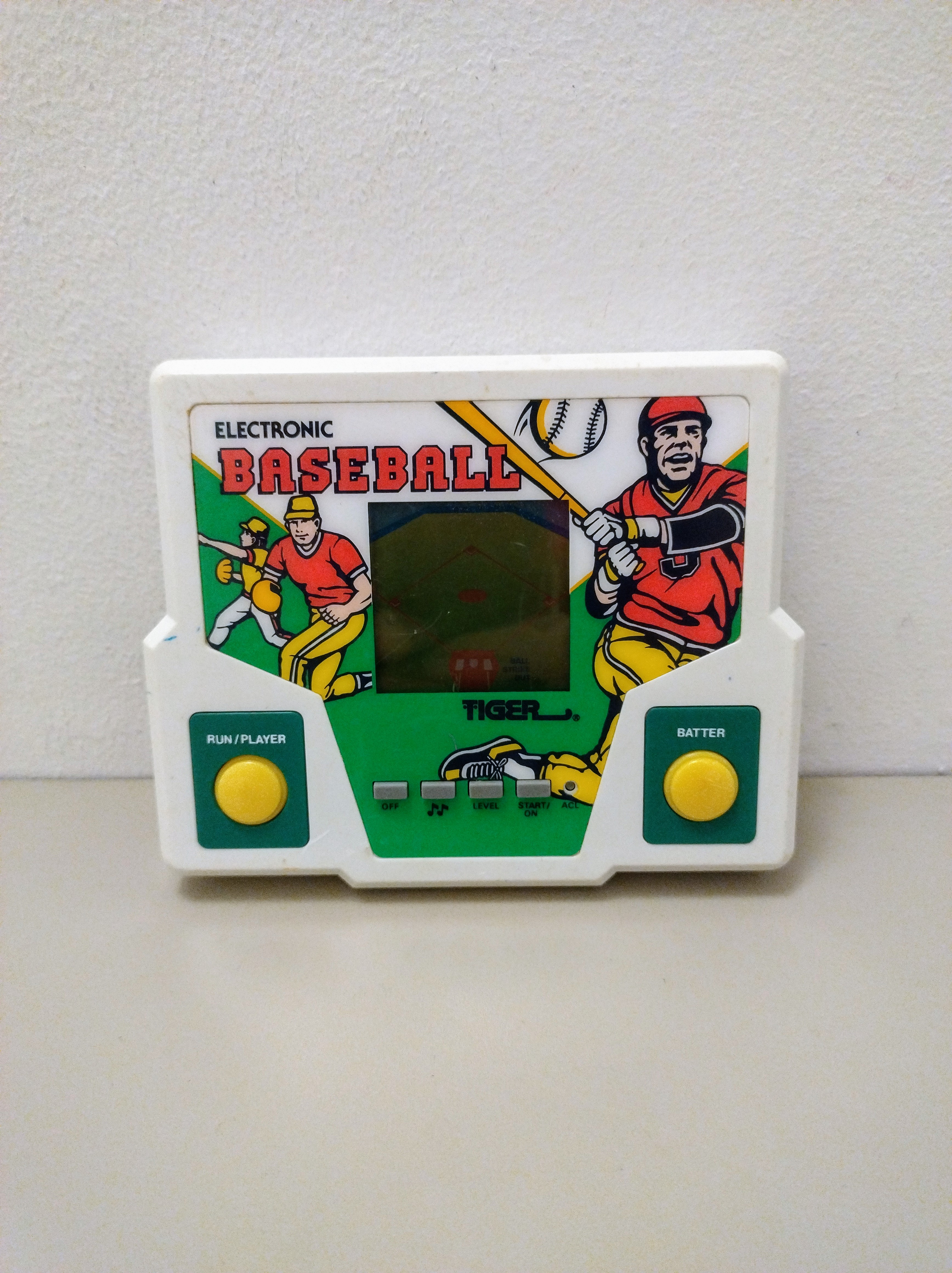 ELECTRONIC BASEBALL