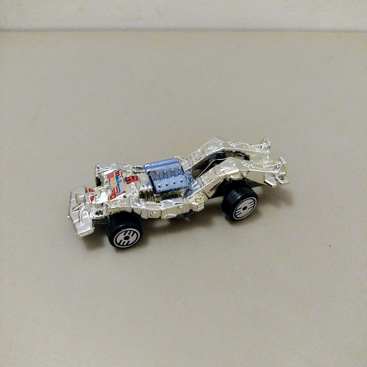 ROBOT CAR HOTWHEELS AÑO 1986