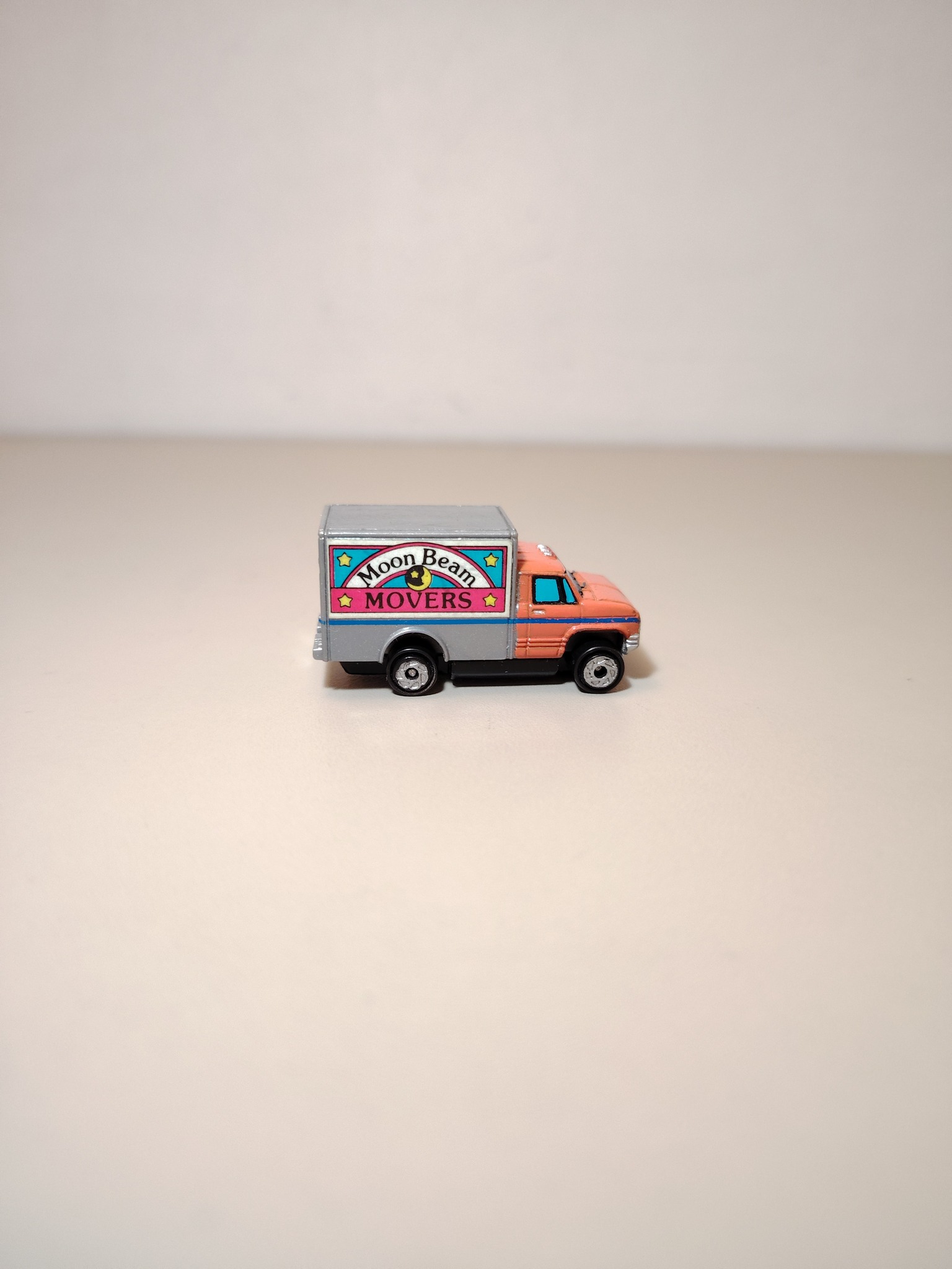 FORD BOX VAN MICRO LIGHT MICROMACHINES
