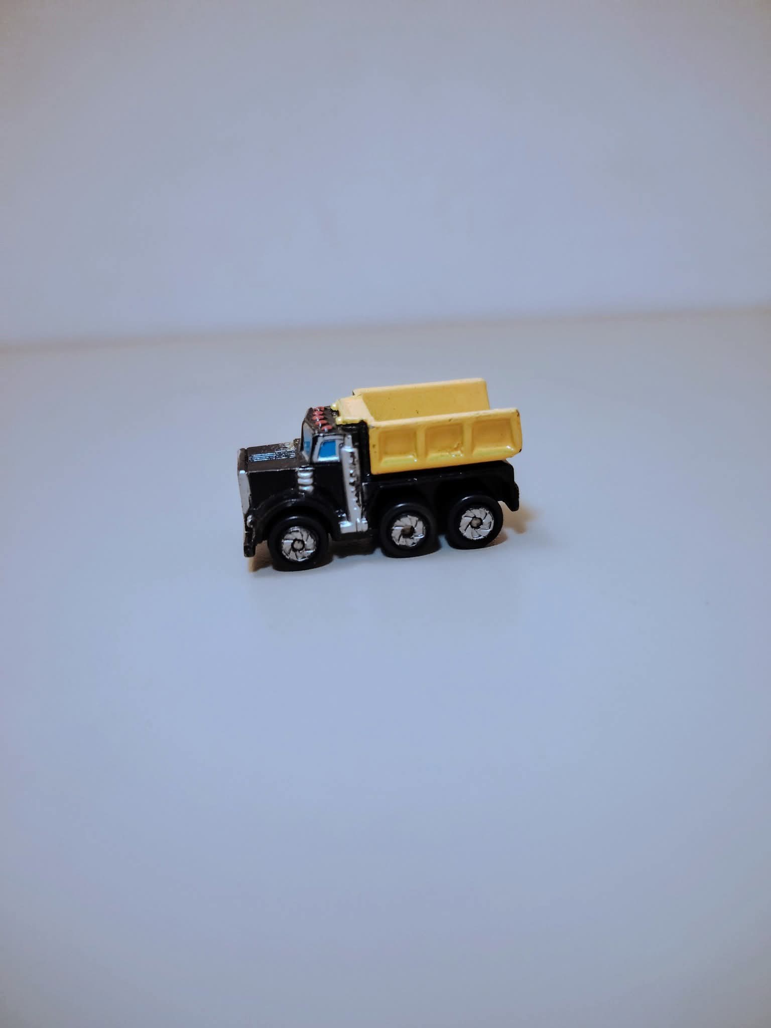 DUMP TRUCK MICROMACHINES
