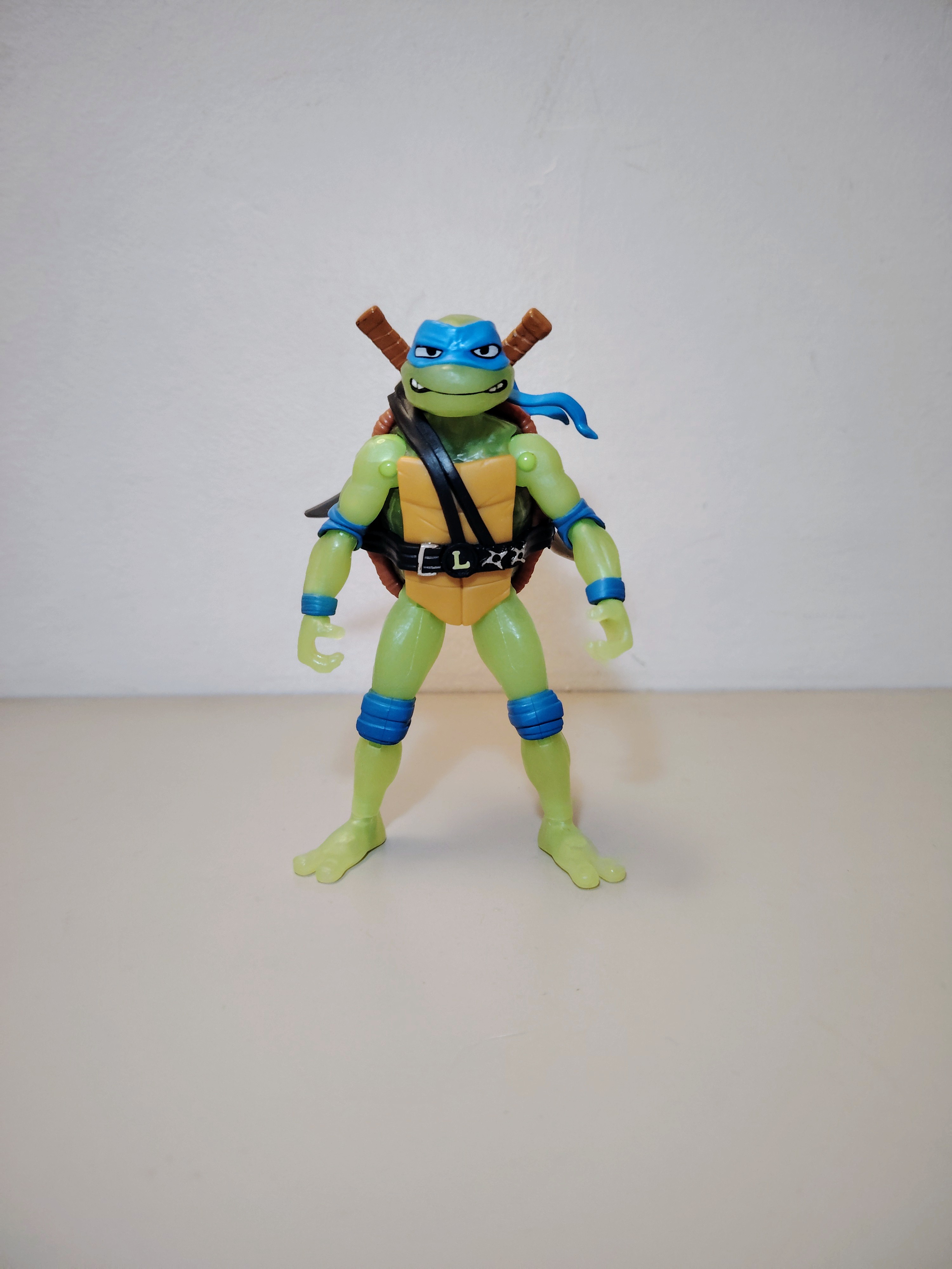 LEO GLOW IN THE DARK