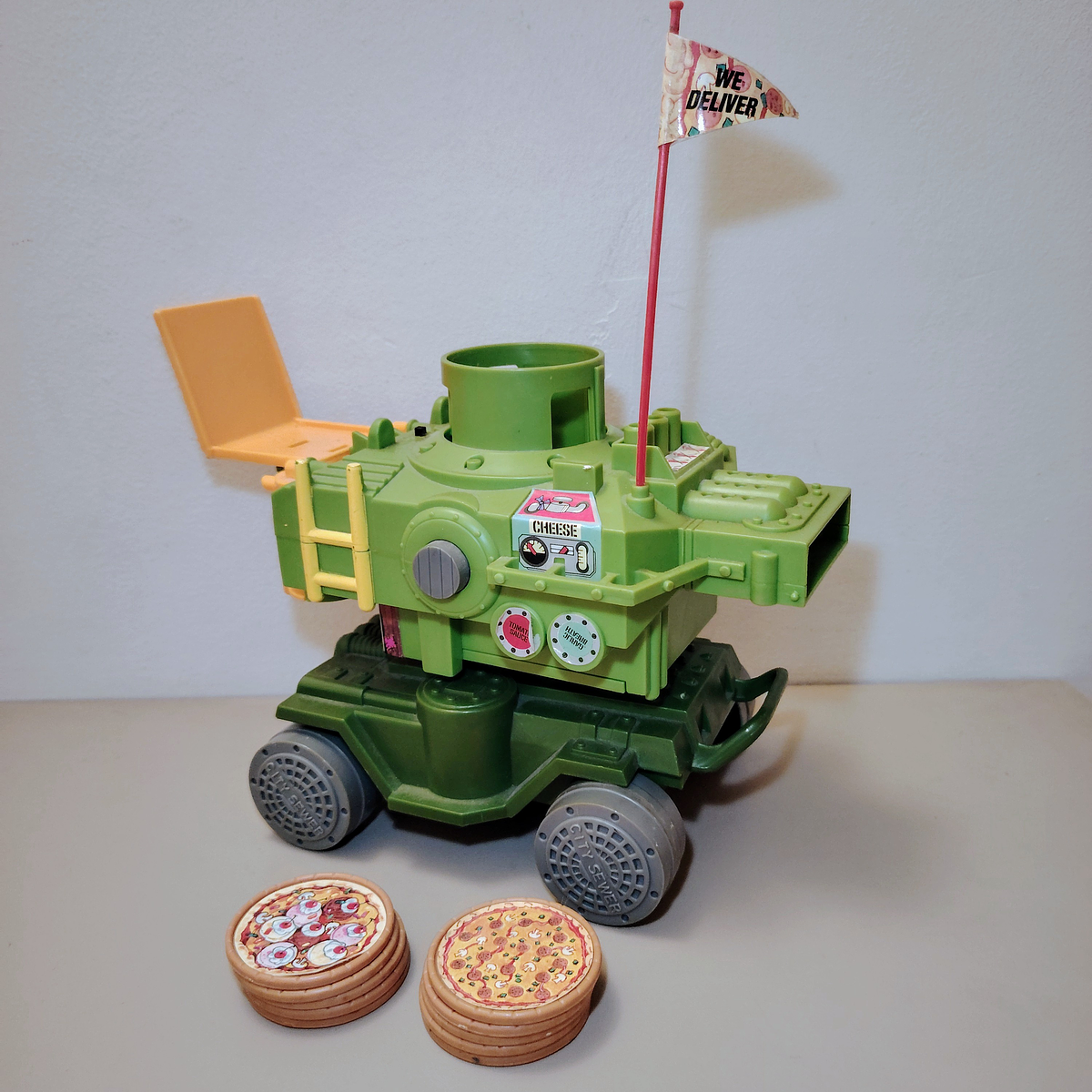 PIZZA THROWER TANK