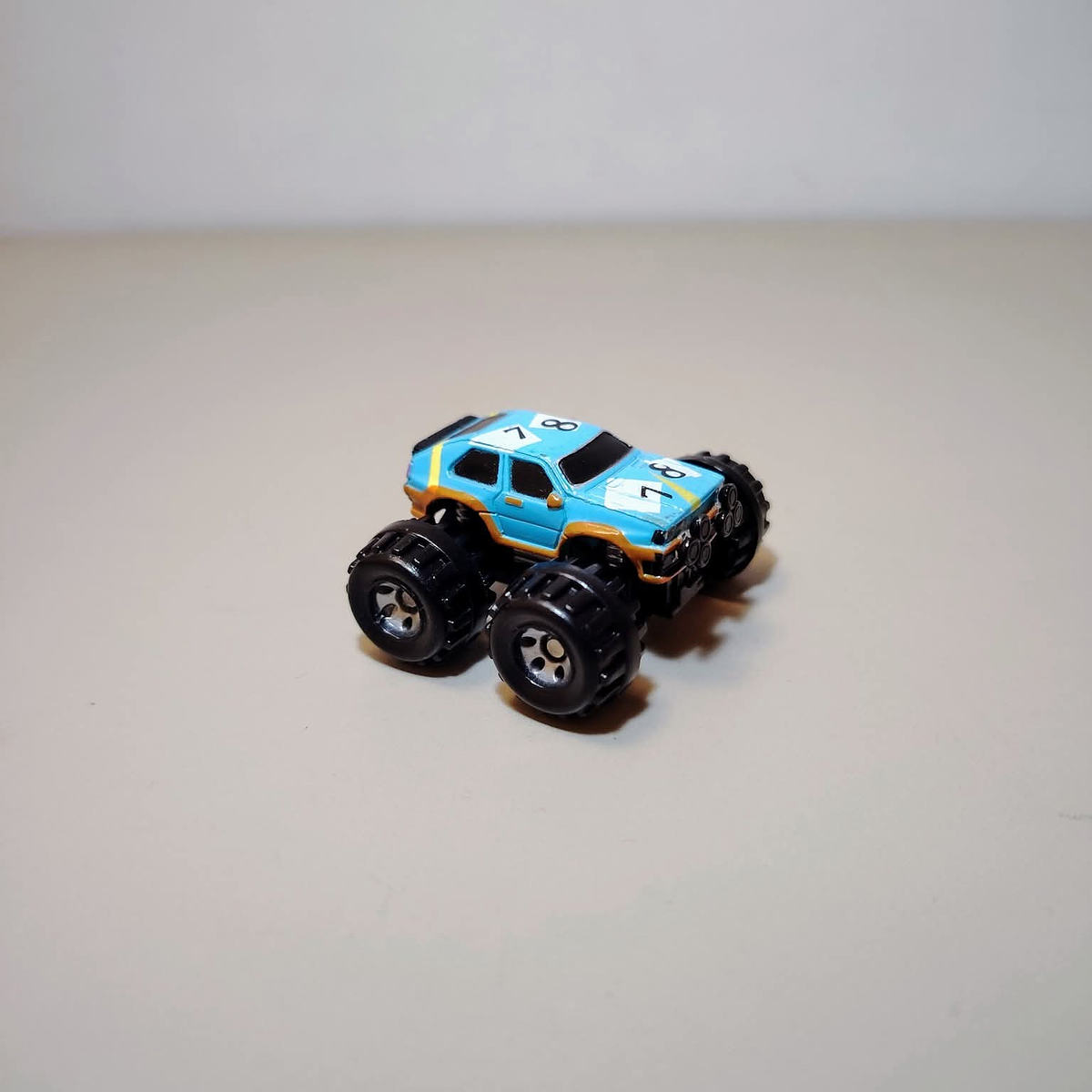 SUPER 4X4 MICROMACHINES