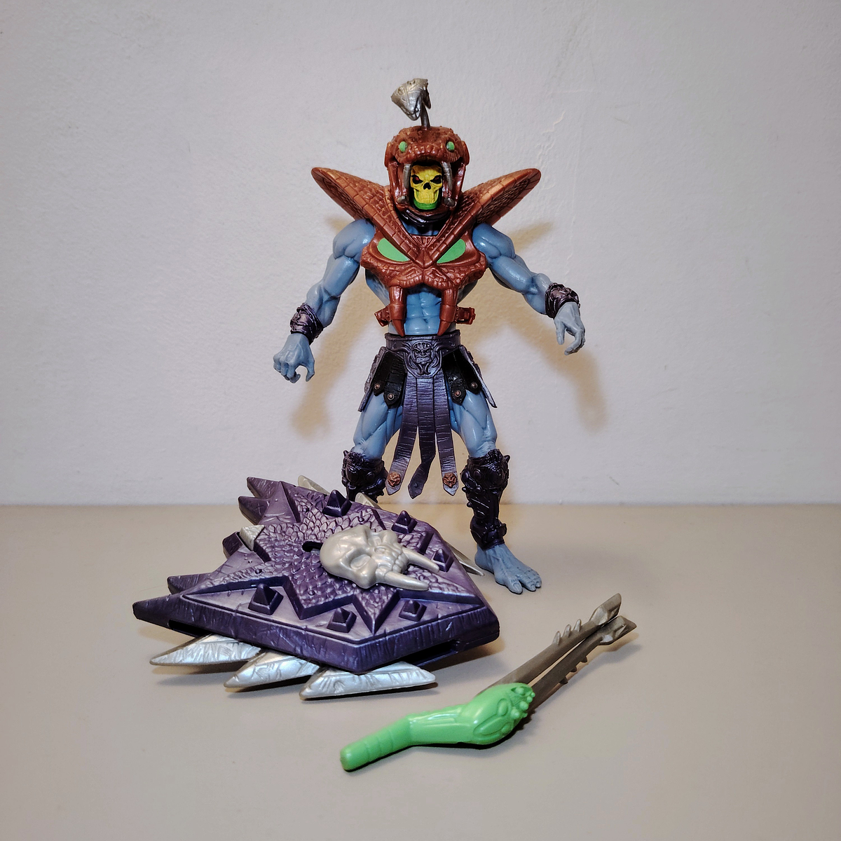 SNAKE ARMOR SKELETOR 200X