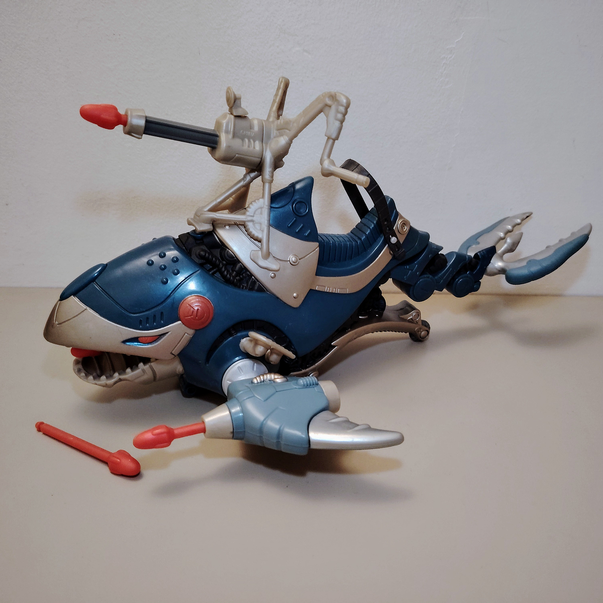 HE MAN WAR WHALE 200X