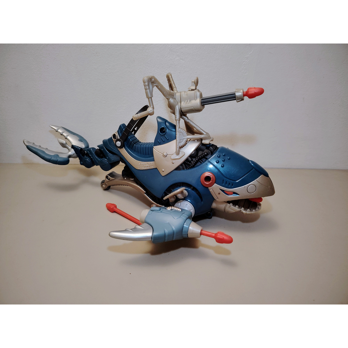 HE MAN WAR WHALE 200X