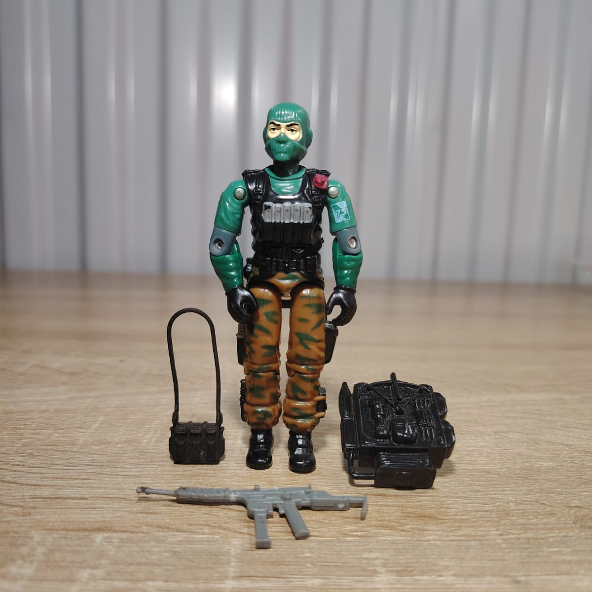 BEACH HEAD V1 DETALLE ENTREPIERNA