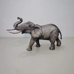 AFRICAN ELEPHANT 