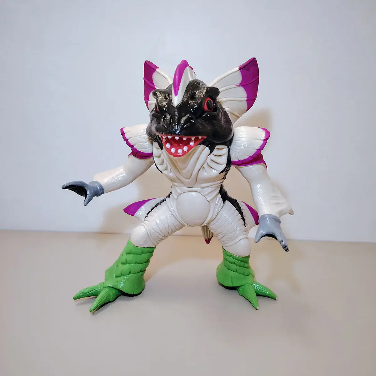 PIRANTIS HEAD DELUXE EVIL SPACE ALIENS