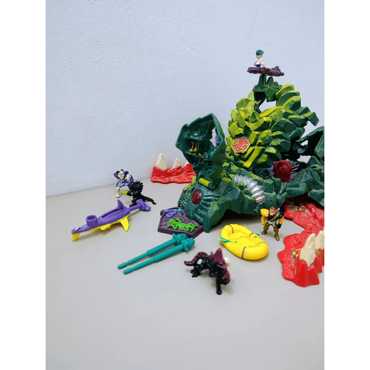 DRAGON ISLAND