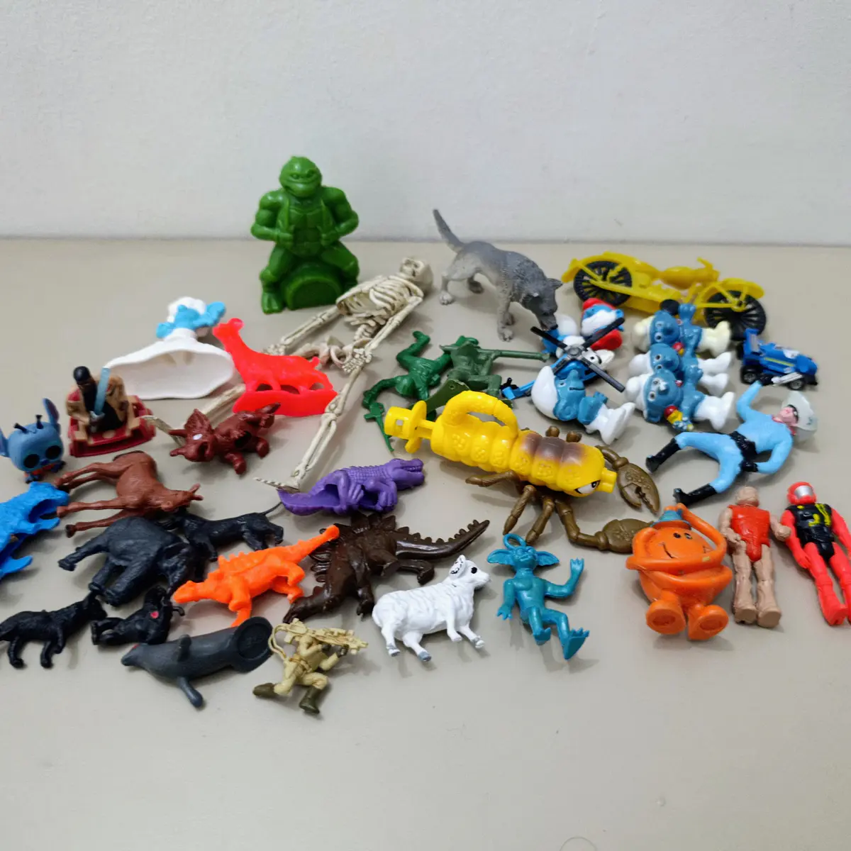 LOTE MINI FIGURAS
