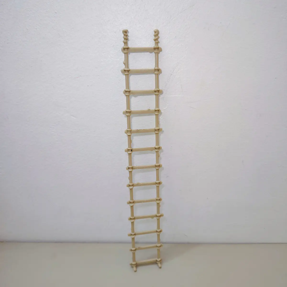 ESCALERA CASTILLO GRAYSKUL