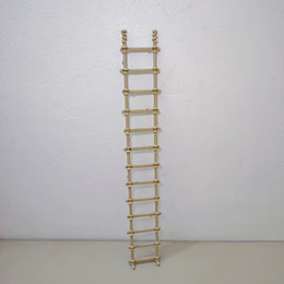 ESCALERA CASTILLO GRAYSKUL