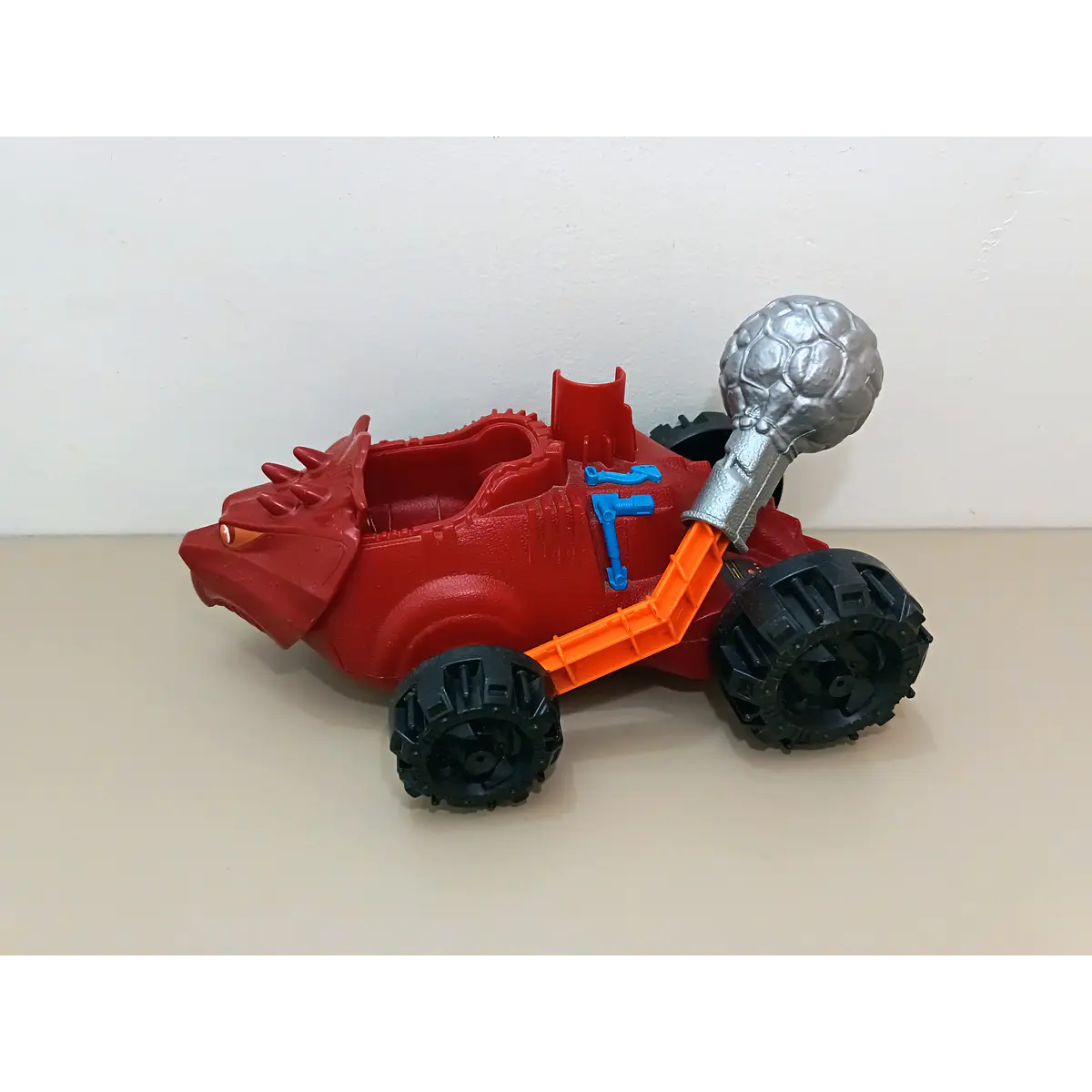 BASHASAURUS DETALLE 