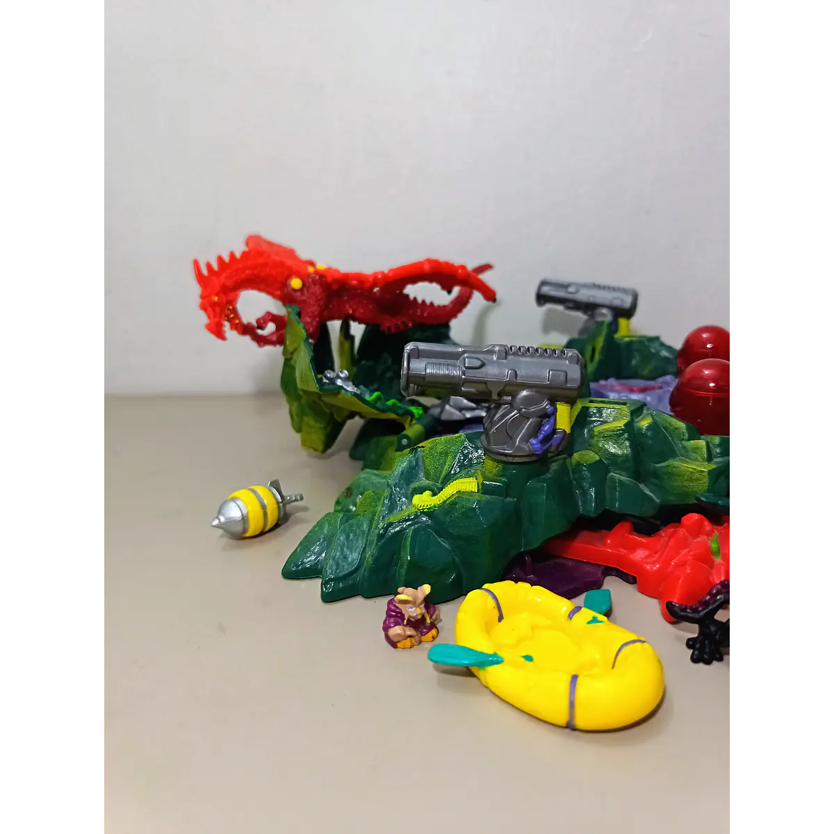 DRAGON ISLAND