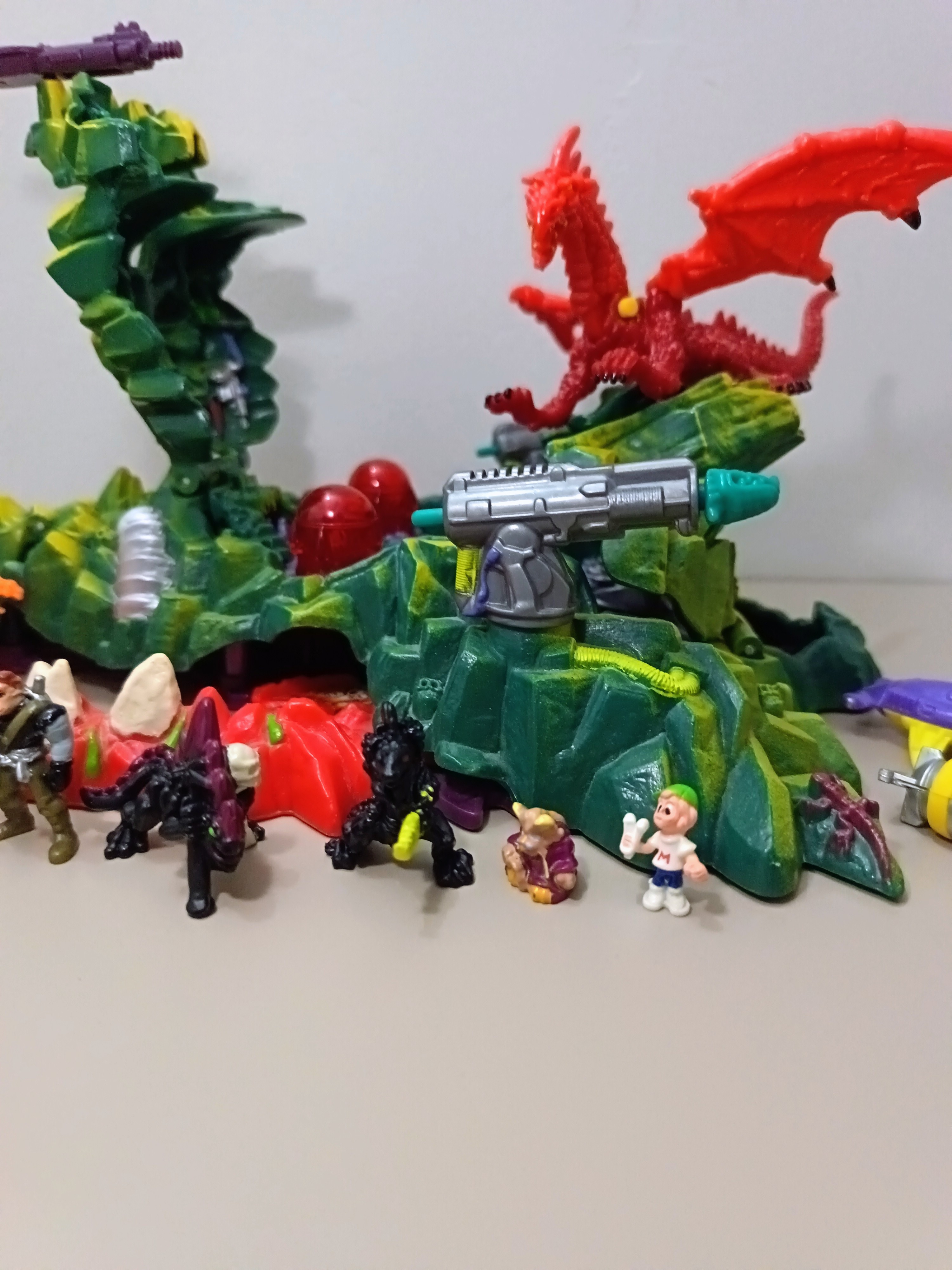 DRAGON ISLAND