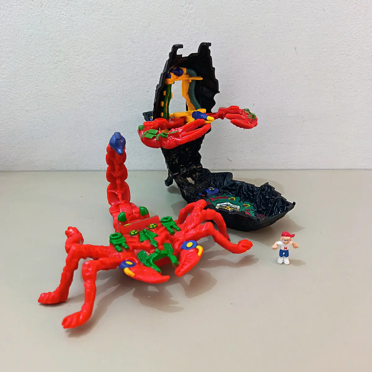 STINGS SCORPION