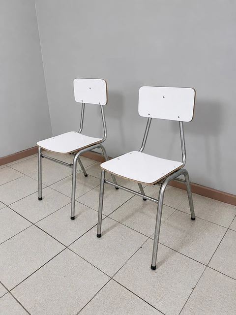 Silla apilable estándar reforzada