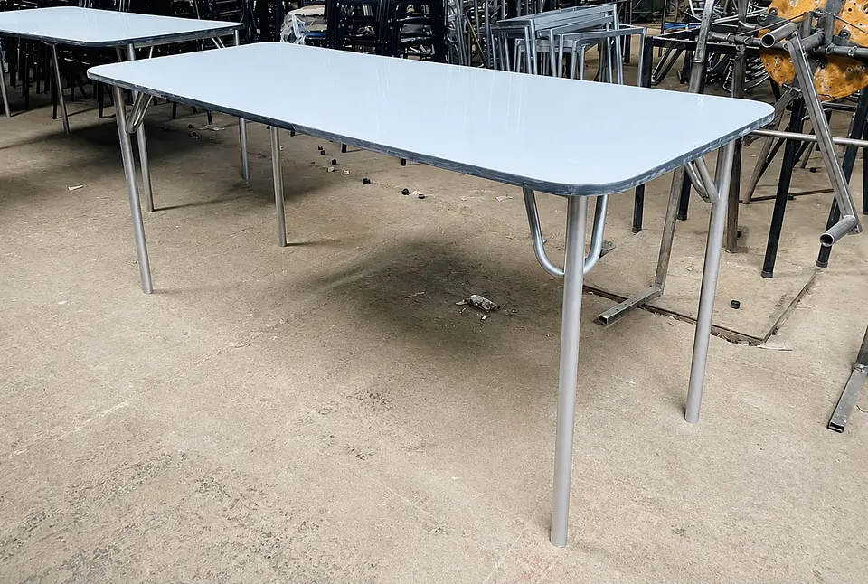 Mesa 150 x 70 cm. 1