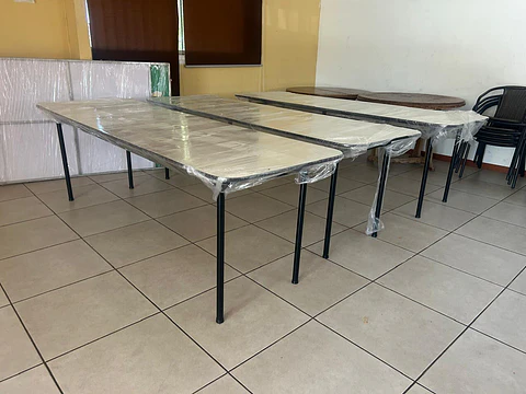Mesa 180 x 75 cm.