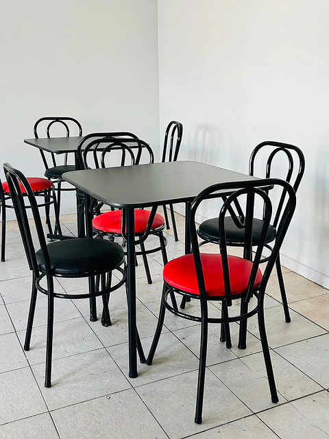 Juego de mesa 70 x 70 cm + 4 sillas vienas