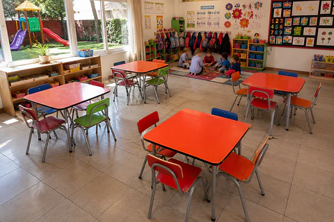 Mesa kinder 70 x 70 cm.