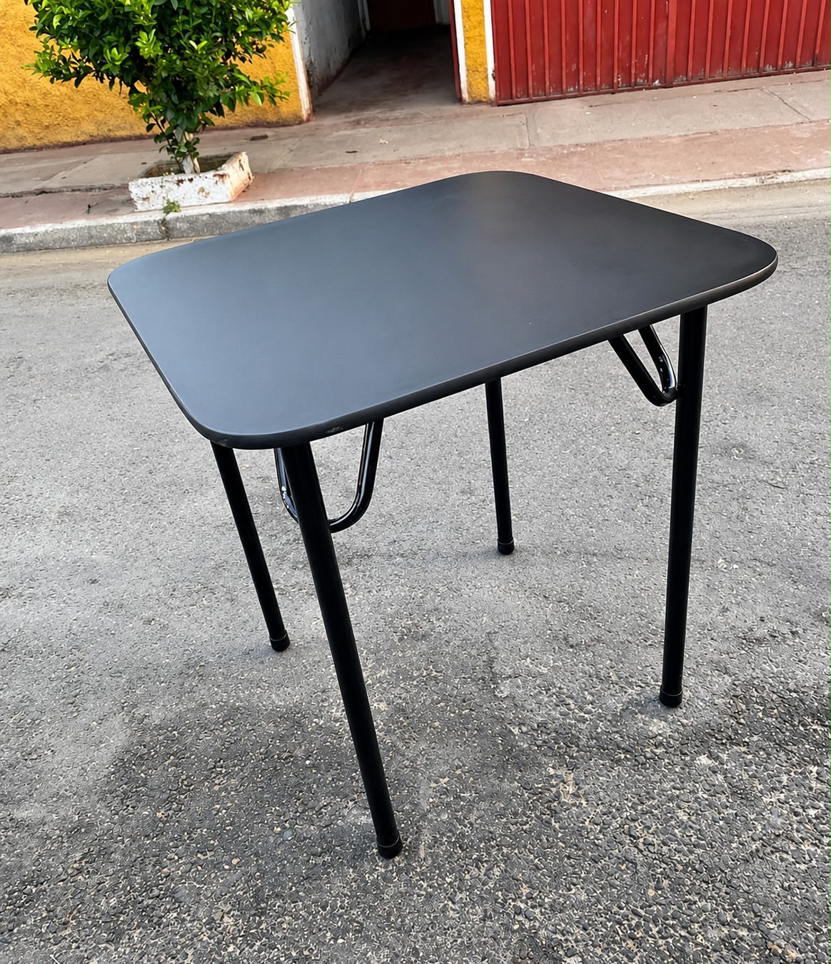 Mesa 60 x 60 / 70 x 70 cm.