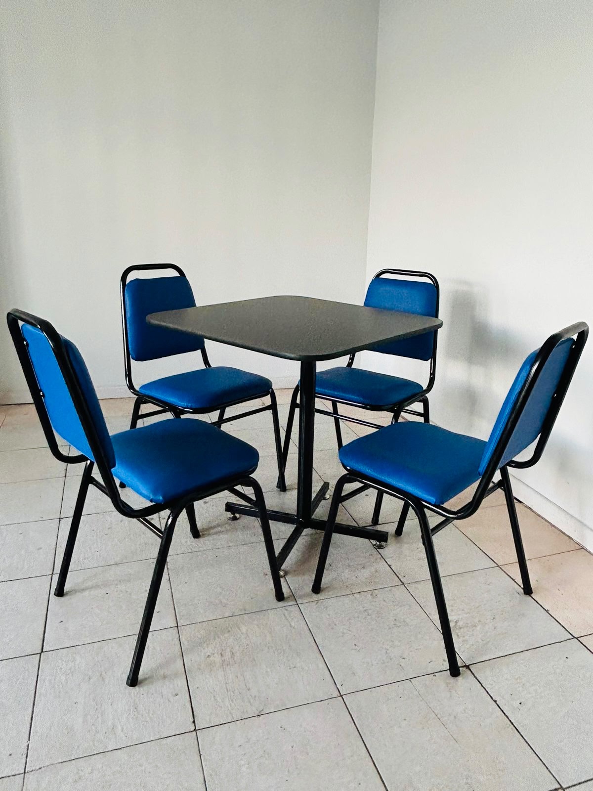 Mesa pie central 60 x 60 / 70 x 70 cm.