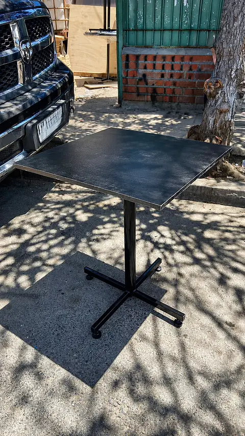 Mesa pie central 60 x 60 / 70 x 70 cm.