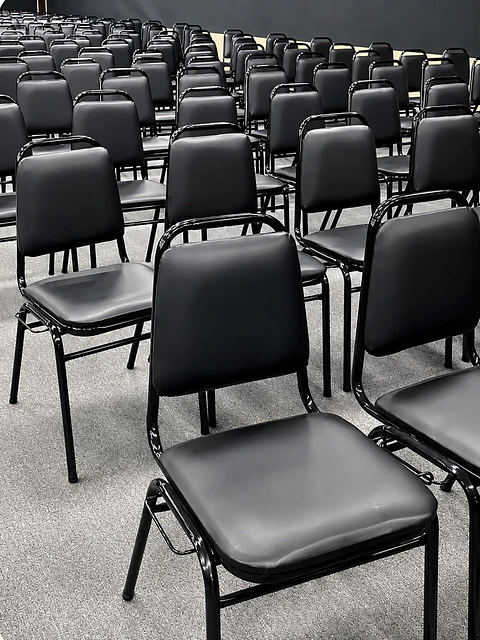 Silla auditorio con sistema de anclaje