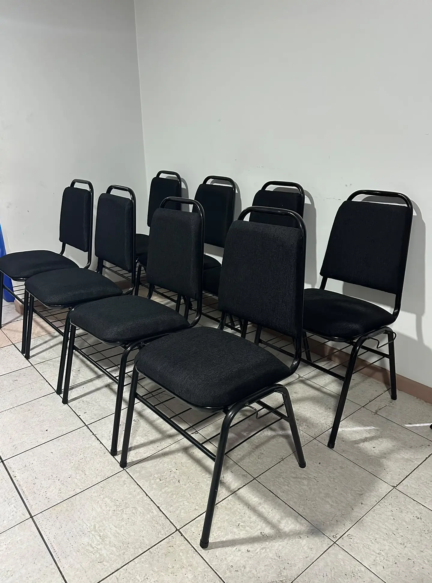 Silla auditorio XL con parrilla 1
