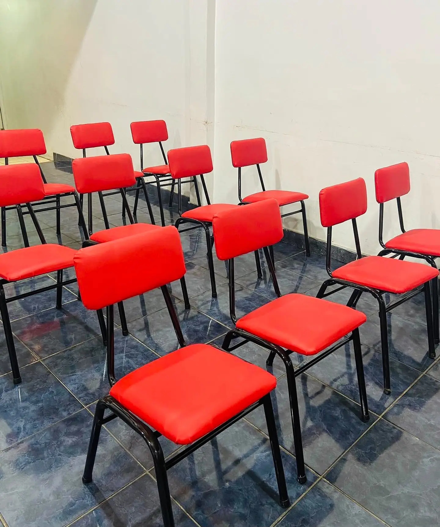 Silla apilable tapizada 2