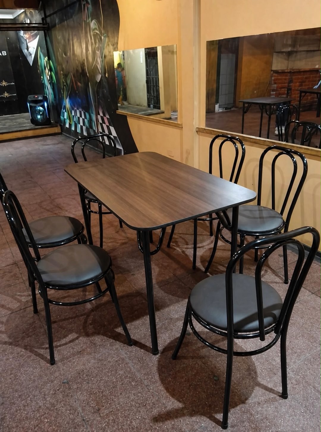 Juego de mesa 120 x 70 cm. + 6 sillas