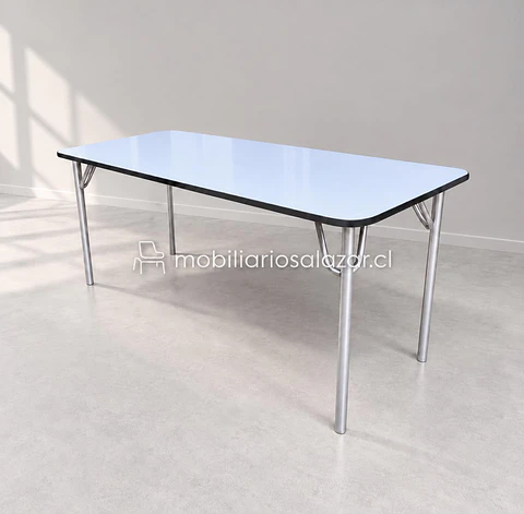 Mesa 150 x 70 cm.