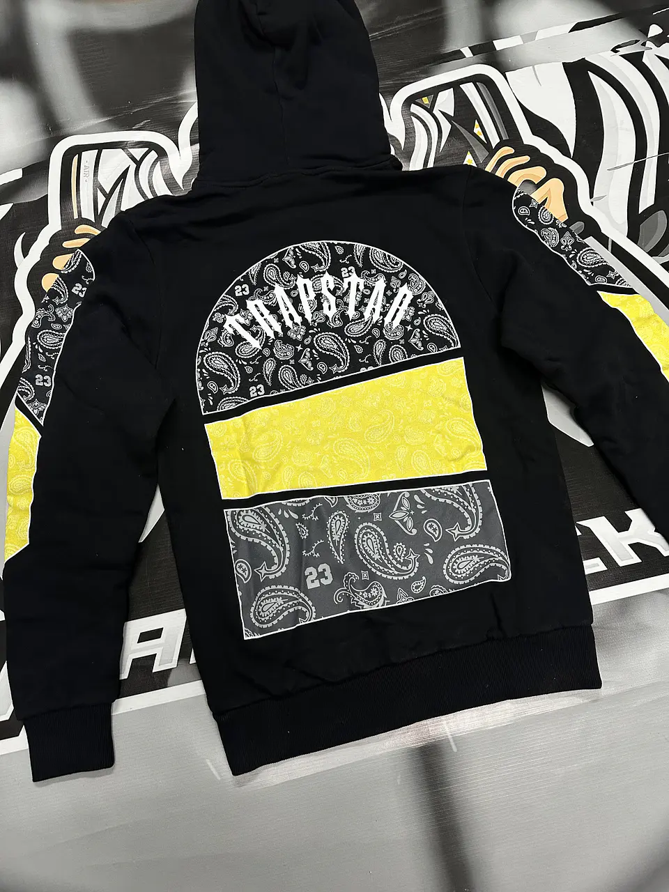 Hoodie trapstar Black and Yellow  4