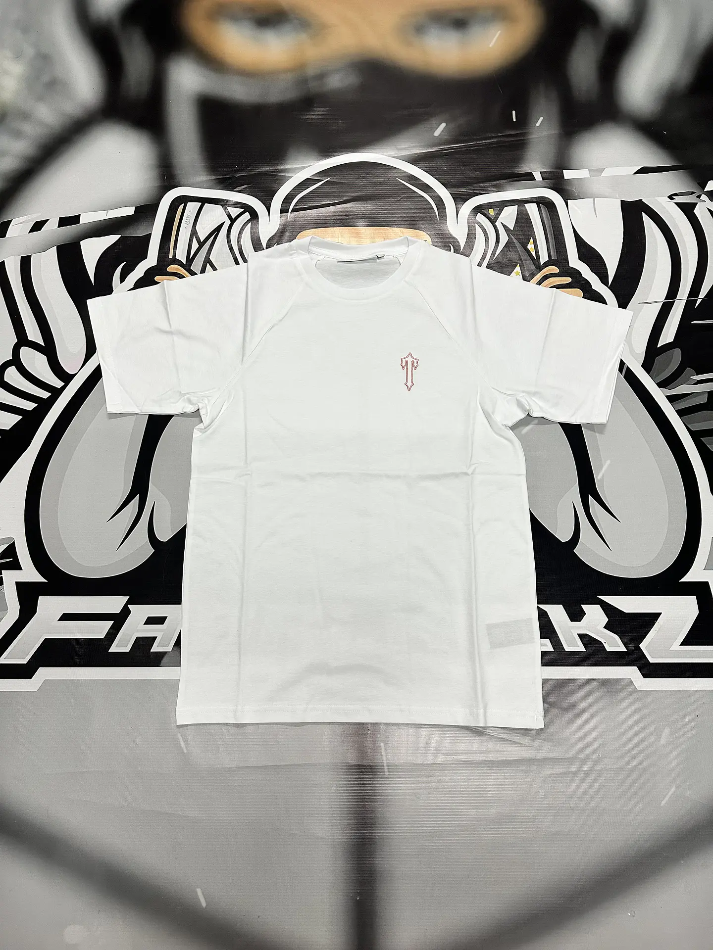 Camiseta Trapstar pink cross  1