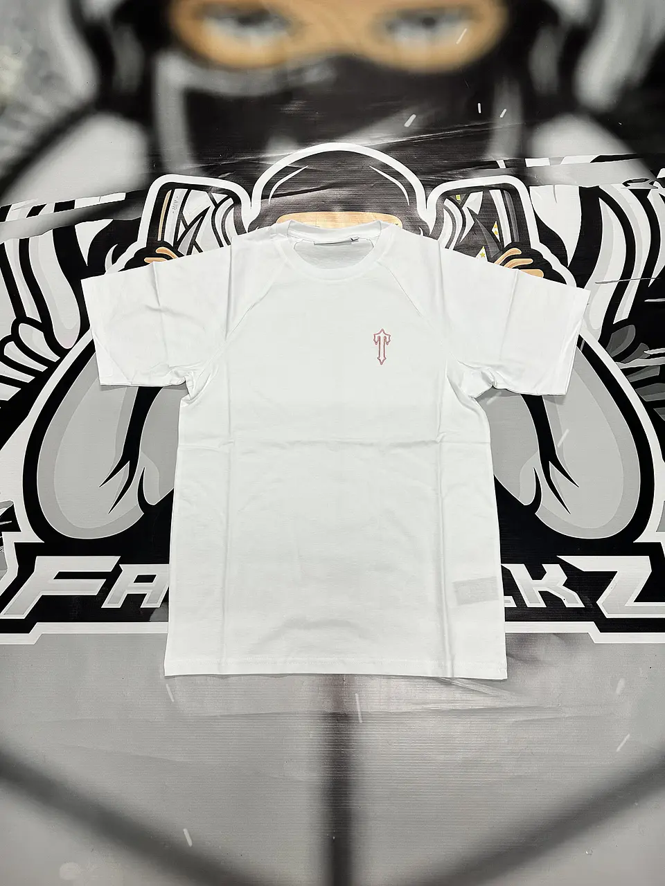 Camiseta Trapstar pink cross  1