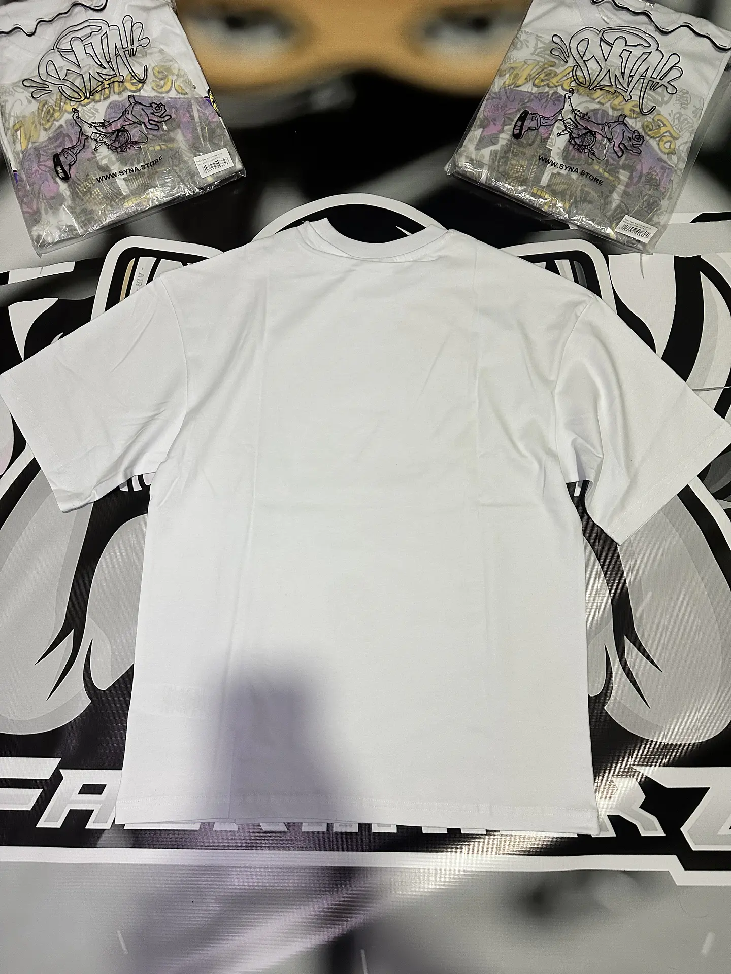 Camiseta Syna City White  3