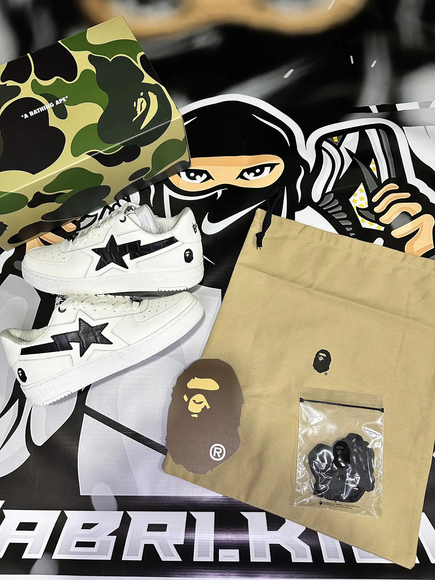 BAPE White & Black ‘BAPE’ STA Icon 6