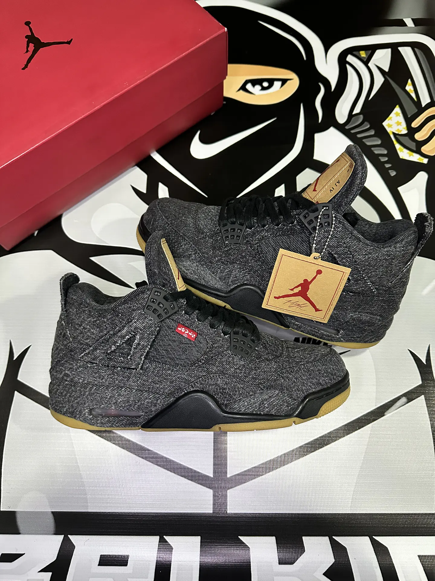 Air jordan retro 4 levis Black (Levis tag) 3