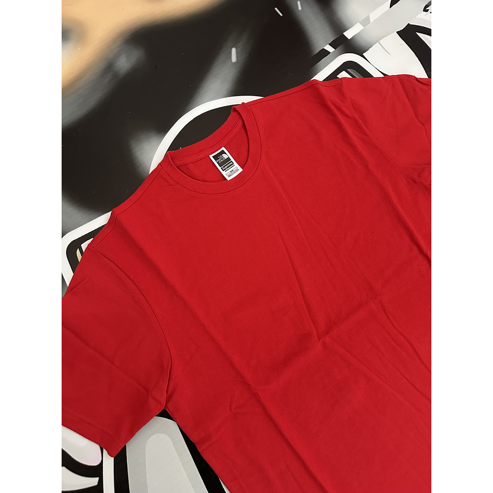 Camiseta @supremenewyork x @thenorthface red