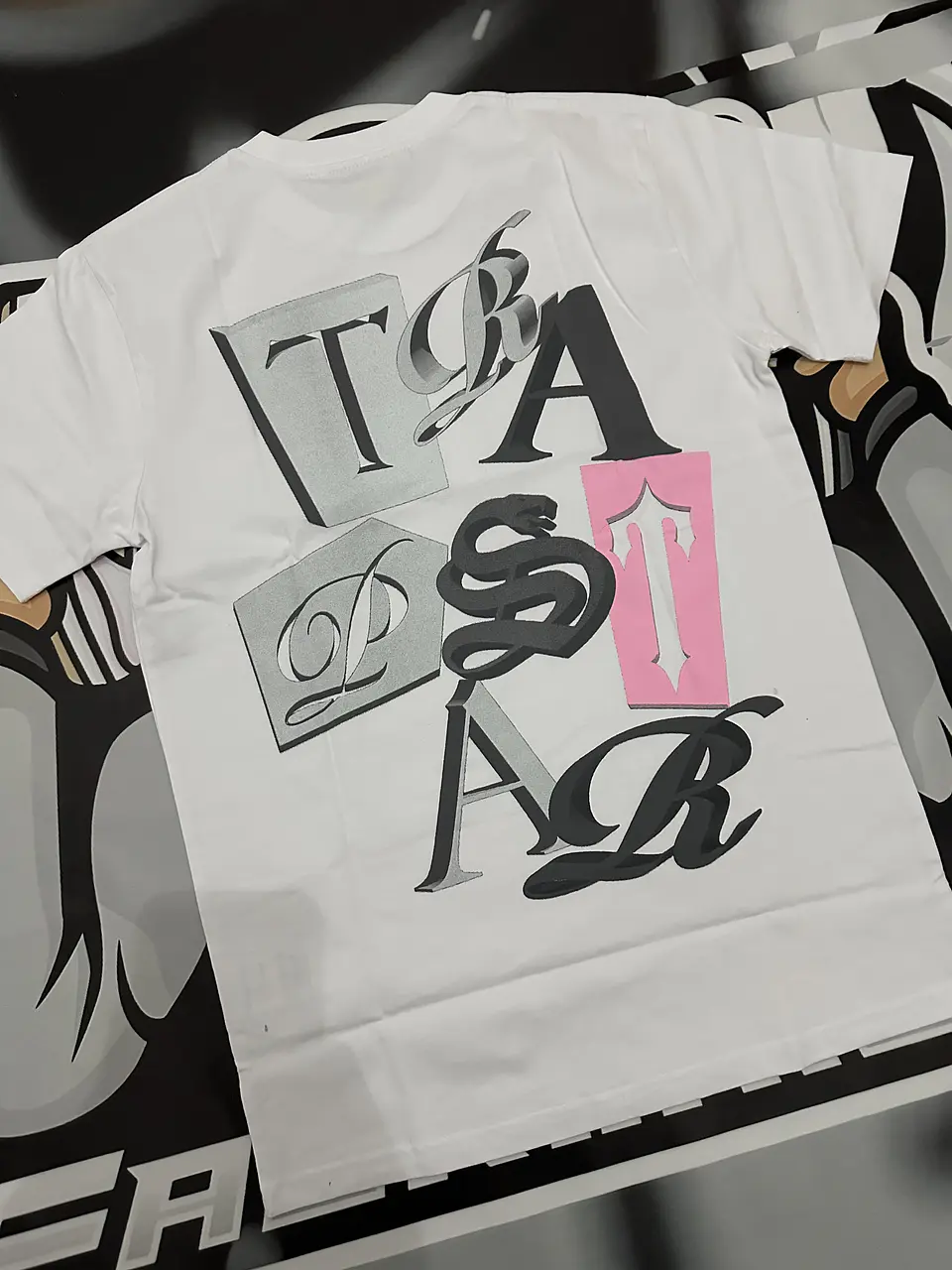 Camiseta trapstar TS Scrip pink White 4