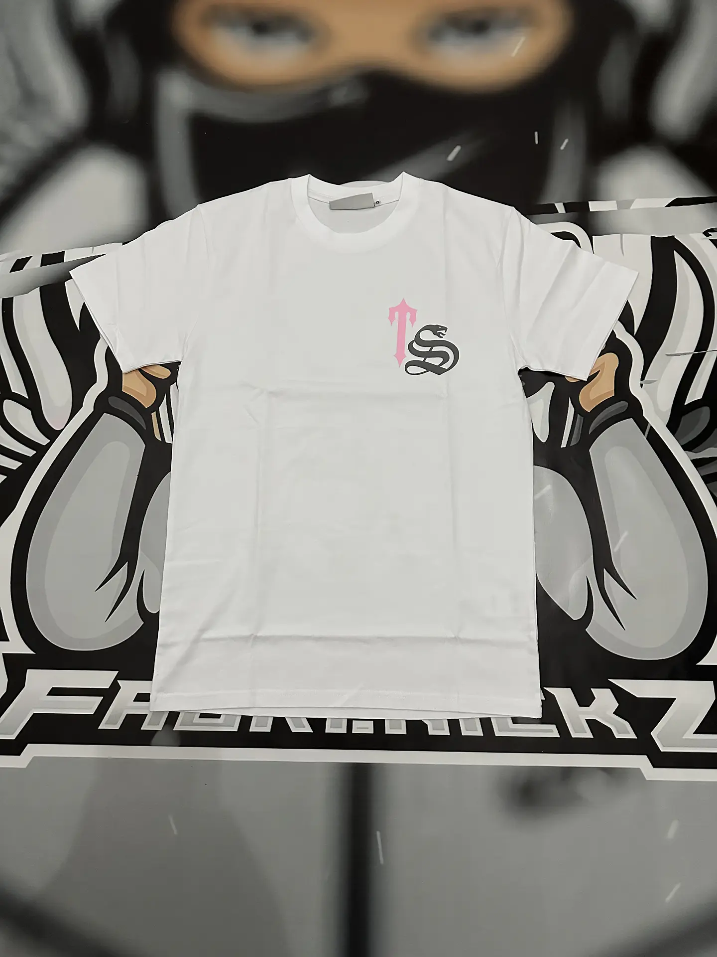 Camiseta trapstar TS Scrip pink White 1