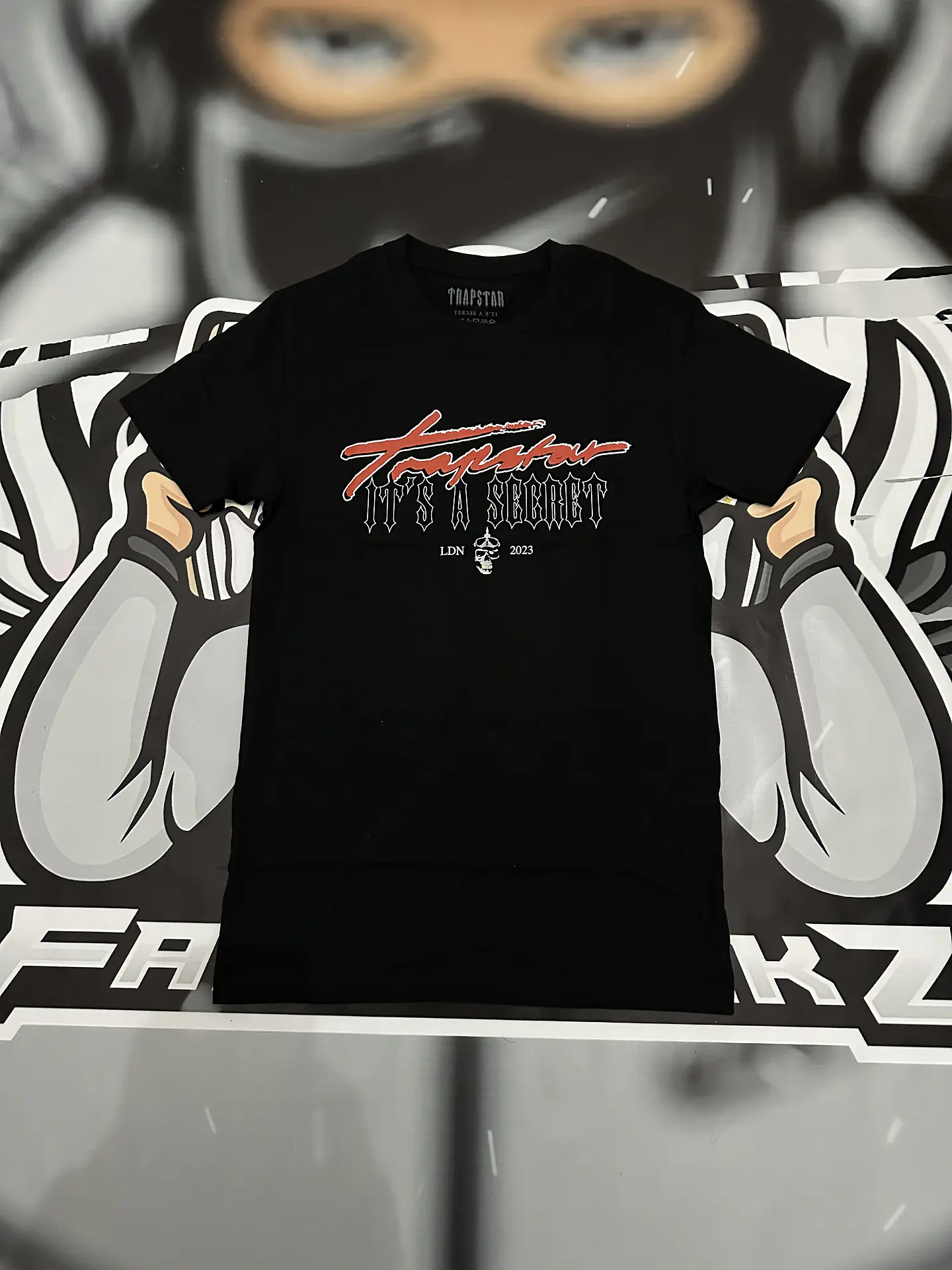 Camiseta trapstar london its a secret ss25 black 1