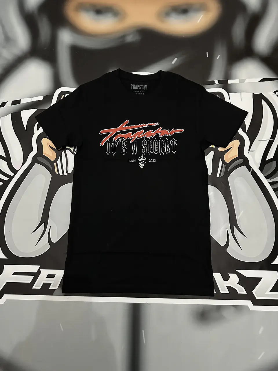 Camiseta trapstar london its a secret ss25 black 1