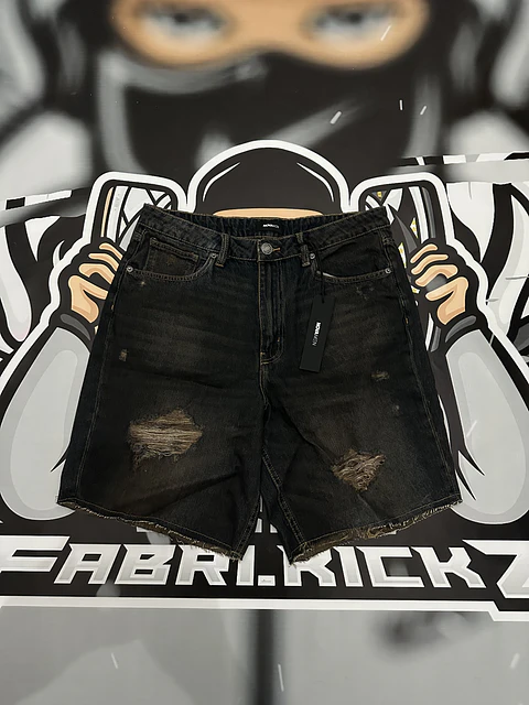 Short Fashion Nova Jeans worn coffee